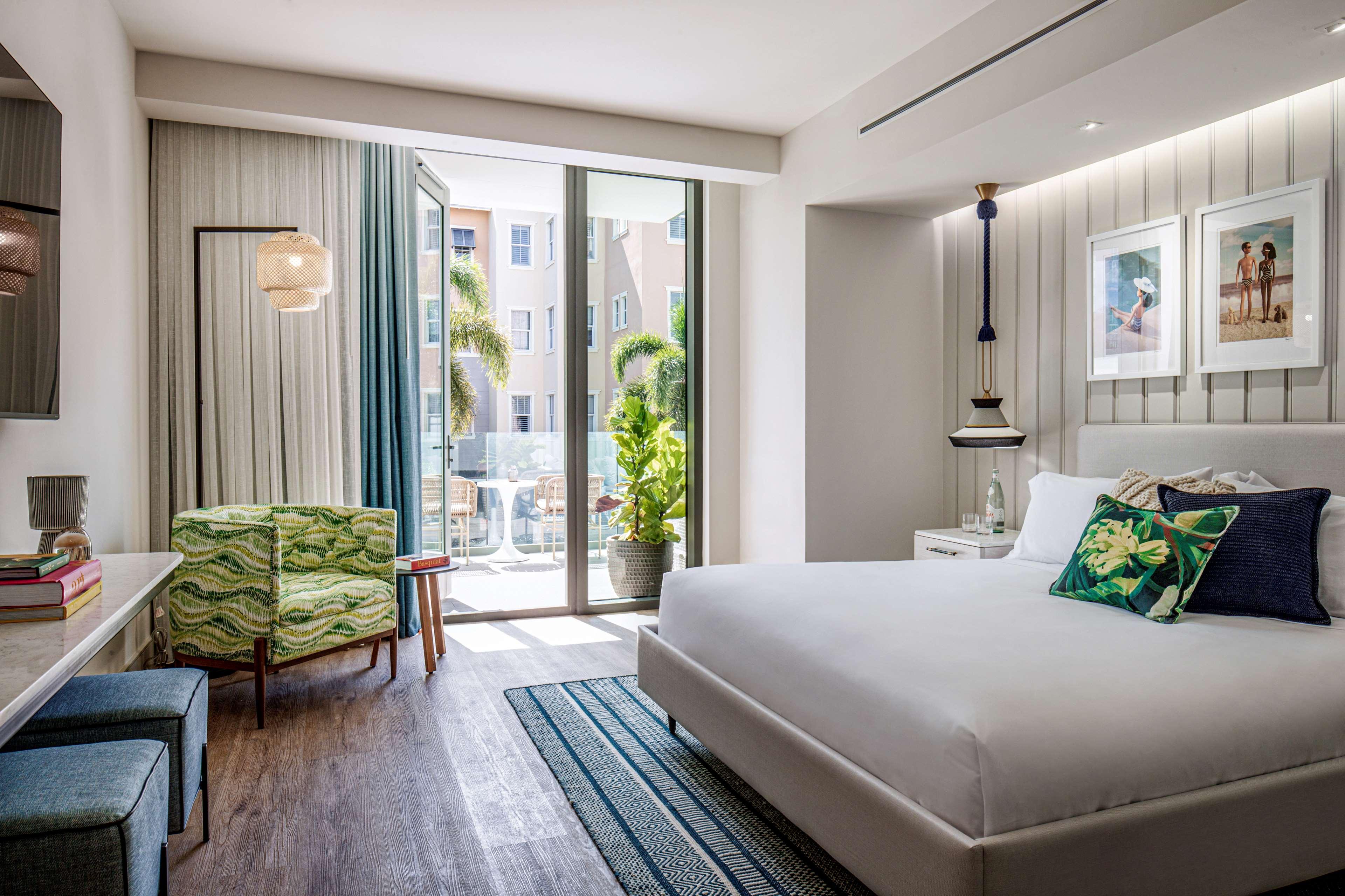The Ray Hotel Delray Beach, Curio Collection By Hilton Exterior photo